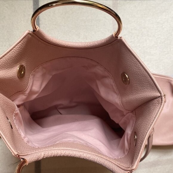 Blush Pink Faux Leather Ring Handle Crossbody Purse With Matching Pouch - Picture 4 of 15